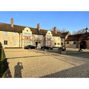 3 Bed Apartment Sleeps 6 in Country Manor House