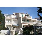 Apartments and rooms with parking space Bol, Brac - 2873