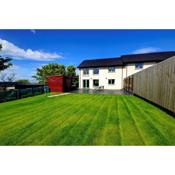 Aurora - Self Catering, Kirkwall, Quiet Location with Luxury Hot Tub