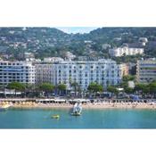 Cannes Martinez Croisette Beach 50m