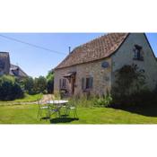 Chenevaux - Pretty 2 bedroom cottage with pool in countryside