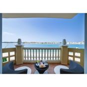 Deluxe 4BR Palm Villa With Private Beach and Pool with Complimentary Golf