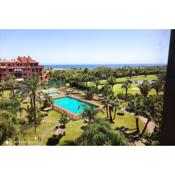 Elegante Apartamento en Playa Granada & Golf