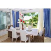 Fully equipped apartment overlooking golf course at luxury beach resort
