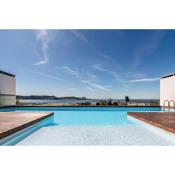 GuestReady - Alges Apt with Stunning Rooftop Pool