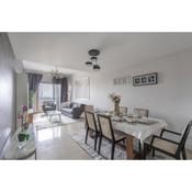 HiGuests - Luxurious 1BR Apartment with balcony in JVC