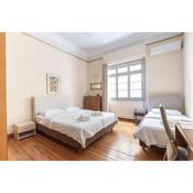 Ideal 4 bdr Apartment in Plaka for 10!