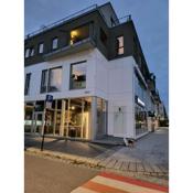 Koselig leilighet i hjerte av Lillestrøm, 1 stue med kjøkken, 1 soverom, 1 bad og parkeringsplass