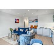 Luxury Two Bed Apartment in Southend-on-Sea 8
