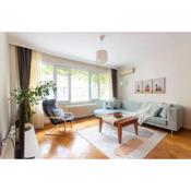 Modern Tranquil & Spacious 2BR Flat in Central Moda