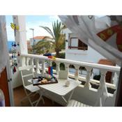 One bedroom house at Candelaria 100 m away from the beach with sea view furnished balcony and wifi
