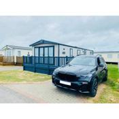 Prime Location Selsey Chalet Seal Bay
