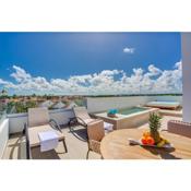 Private Picuzzi in New Penthouse Los Corales Beach