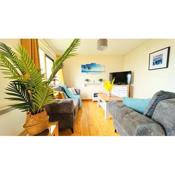 Summer Breeze - Cosy & Warm Holiday Home in Youghal's heart - Family Friendly - No Fees for Kids - Long Term Price Cuts