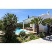 Sunny Algarve Getaway: Villa, Pool & Views