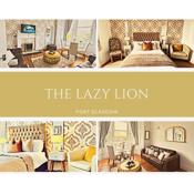 THE LAZY LION - Spacious 2 Bedroom - Town Centre Holiday Home Apartment
