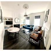 Trendy & Central 2 Bed Victorian Apartment