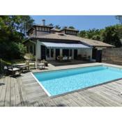 Villa des Acacias avec piscine chauffée pour 15 personnes entre lac et océan Wifi gratuit