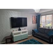 Well Furnished 3 Bedroom House in a cosy estate in Bolton