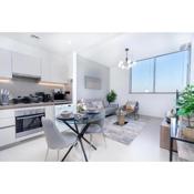 White Sage - Elegant Apartment With Unobstructed City Views
