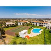 #064 Colina do Sol Flat with Pool by Home Holidays