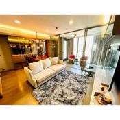 1 BR 65SQM Luxurious Apartment Center BKK 50m MRT