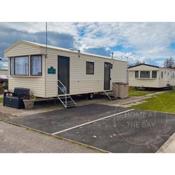 2 bed caravan at Lyons Robinhood