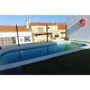 2 bedrooms appartement with shared pool enclosed garden and wifi at Almada 5 km away from the beach