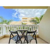 2BR House with Balcony - Pool - Parking