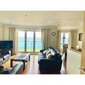3 bedroom apartment in central Portrush with sea views