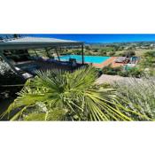 3 guests Pool villa-Jacuzzi infinity pool in wondrous gardens that surround