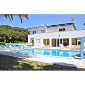 A charming, cosy atmosphere greets you at this impressive villa, located in...