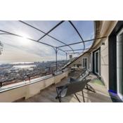 ALTIDO Exclusive Flat for 8, with Stunning City and SeaView