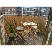 Amazing + Central London Modern 1 Bed Apartment