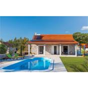 Amazing home in Puljane w/ Outdoor swimming pool and 2 Bedrooms
