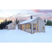 Amazing home in Stamsund with Sauna, WiFi and 3 Bedrooms