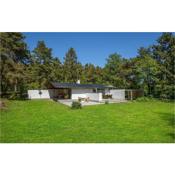 Awesome home in Aakirkeby w/ 2 Bedrooms