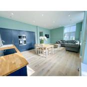 Beautiful 2BR, Private Entry in Vibrant Leith