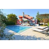 Beautiful home in Rovinjsko Selo with Outdoor swimming pool, WiFi and 3 Bedrooms