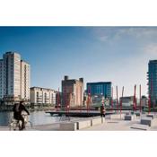Bright, modern apartment in Grand Canal Dock