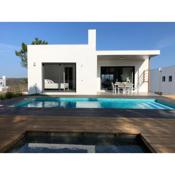 Cairnvillas - Villa Solar C37 Luxury Villa with Swimming Pool near Beach