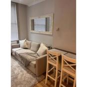 Central private 1 bed flat