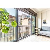 Chic Flat w French Balcony 10 min to Galata Tower and 5 min to Istiklal Ave