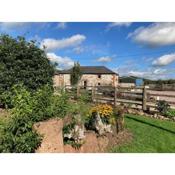 Cosy 2-Bed Cottage with Garden near Carlisle