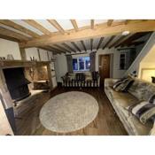 Cosy luxury 3 bed cottage in The Surrey Hills