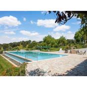 Country Farmhouse in Montemor o Novo with Swimming Pool