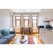 Cute Airy Cozy Central 1bed Home W Balcony! #299