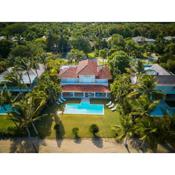 Elegant 4-Bedroom Villa in Exclusive Puntacana Resort & Club with Golf Course Views