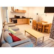 Entire Flat with Three Bedrooms N 2