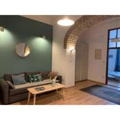 French Touch Apartment with Free Parking